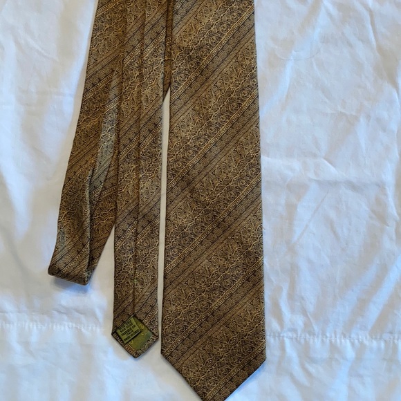 Christian LaCroix tie - Picture 4 of 4